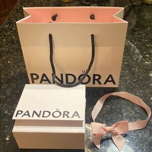 Pandora gift bag and gift box with bow